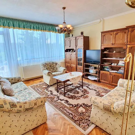 Holiday House Fogarasi Hotel