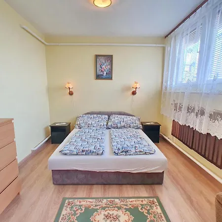 Hotel Holiday House Fogarasi Vonyarcvashegy