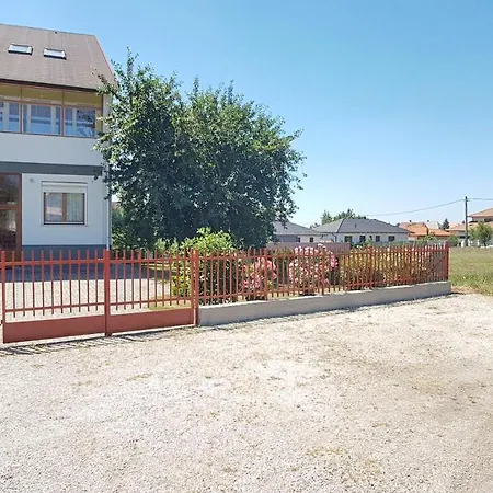 Holiday House Fogarasi Vonyarcvashegy